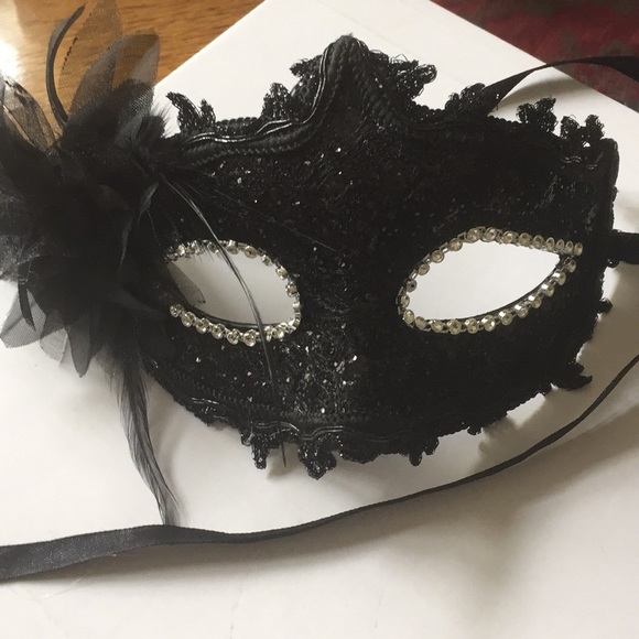 Embellished Black with Rinestones Mardi Gras Mask - Picture 4 of 7